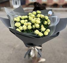 Букет Белые кустовые розы Солинеро в Тейково