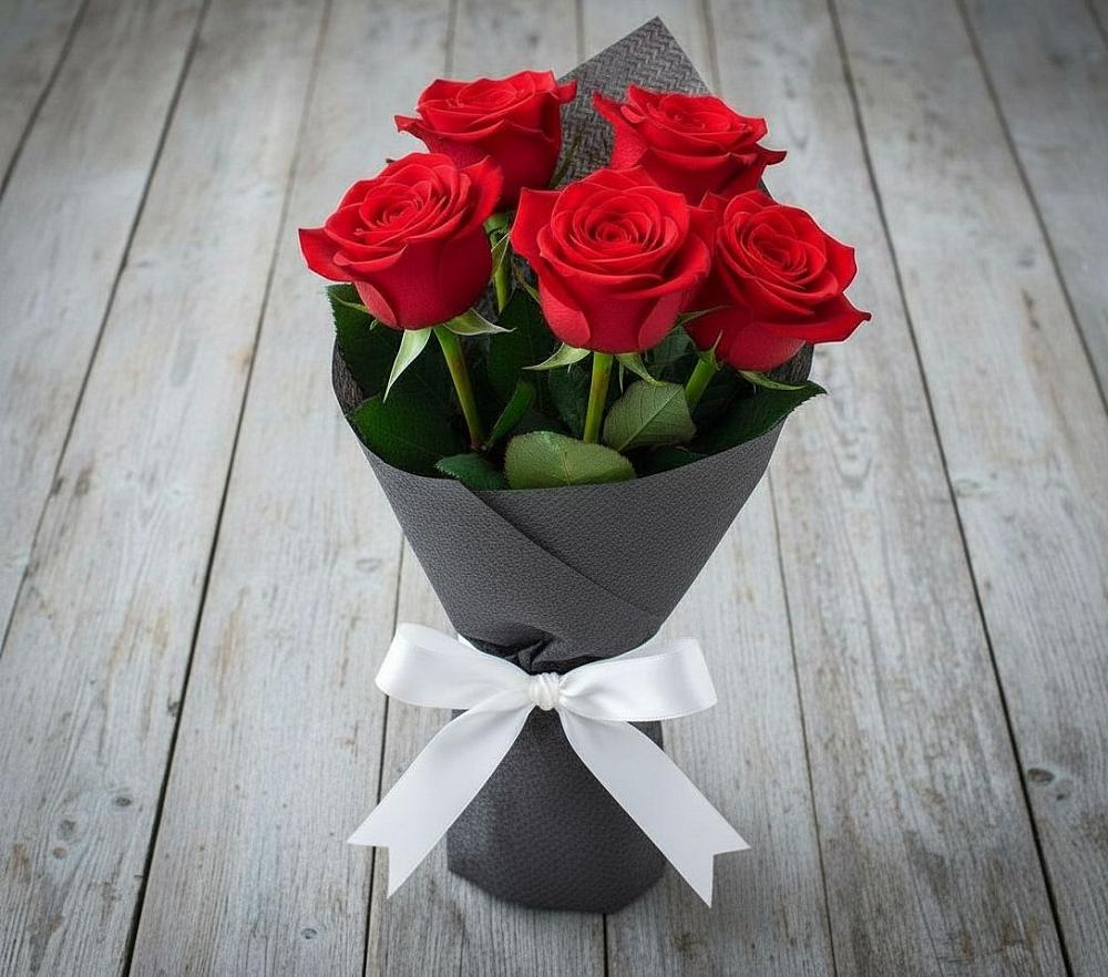 Букет 5 Красных роз Эдлесс Лав в Тейково