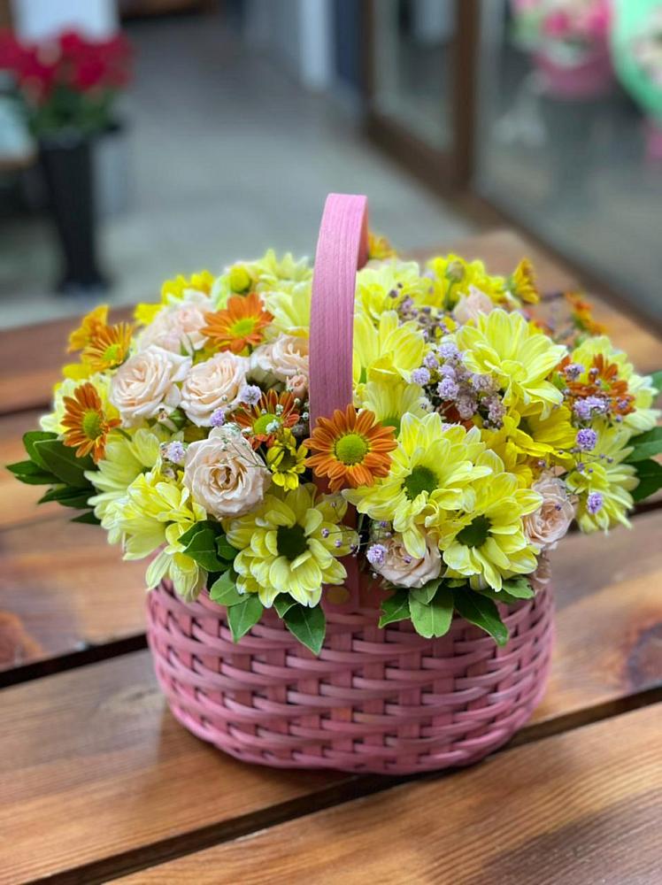Цветочная композиция из Хризантемы и Розы в корзине в Тейково