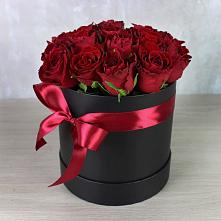 Цветочная композиция из Розы в шляпной коробке в Тейково